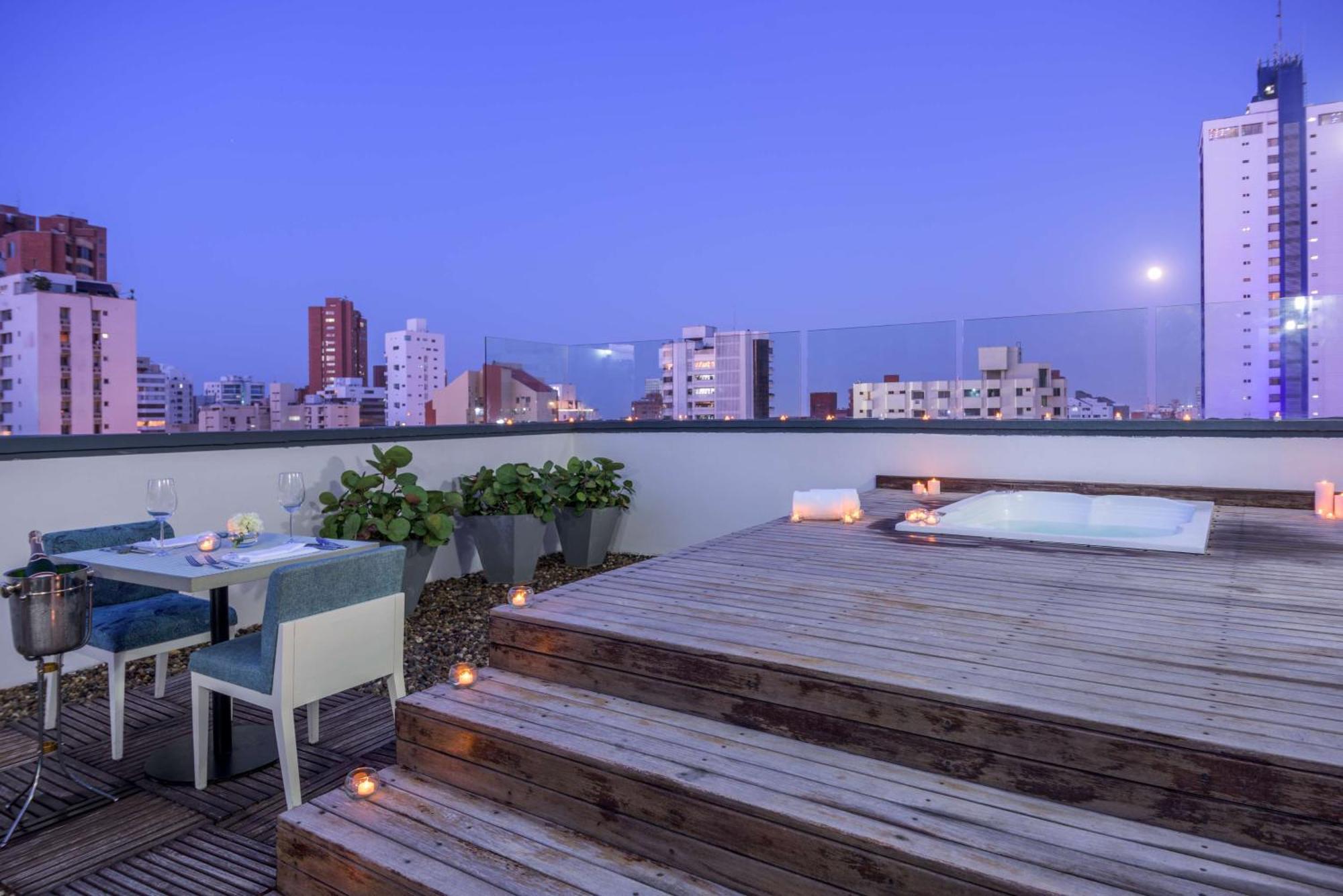 Nh Collection Royal Smartsuites Barranquilla  Exteriör bild
