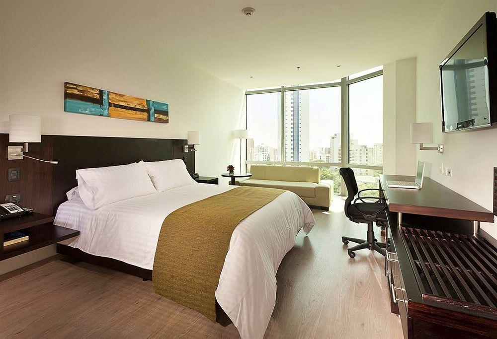 Nh Collection Royal Smartsuites Barranquilla  Rum bild