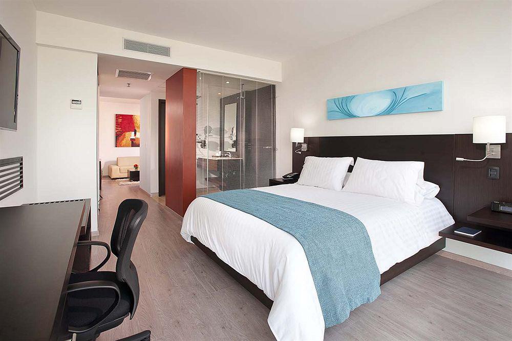Nh Collection Royal Smartsuites Barranquilla  Rum bild